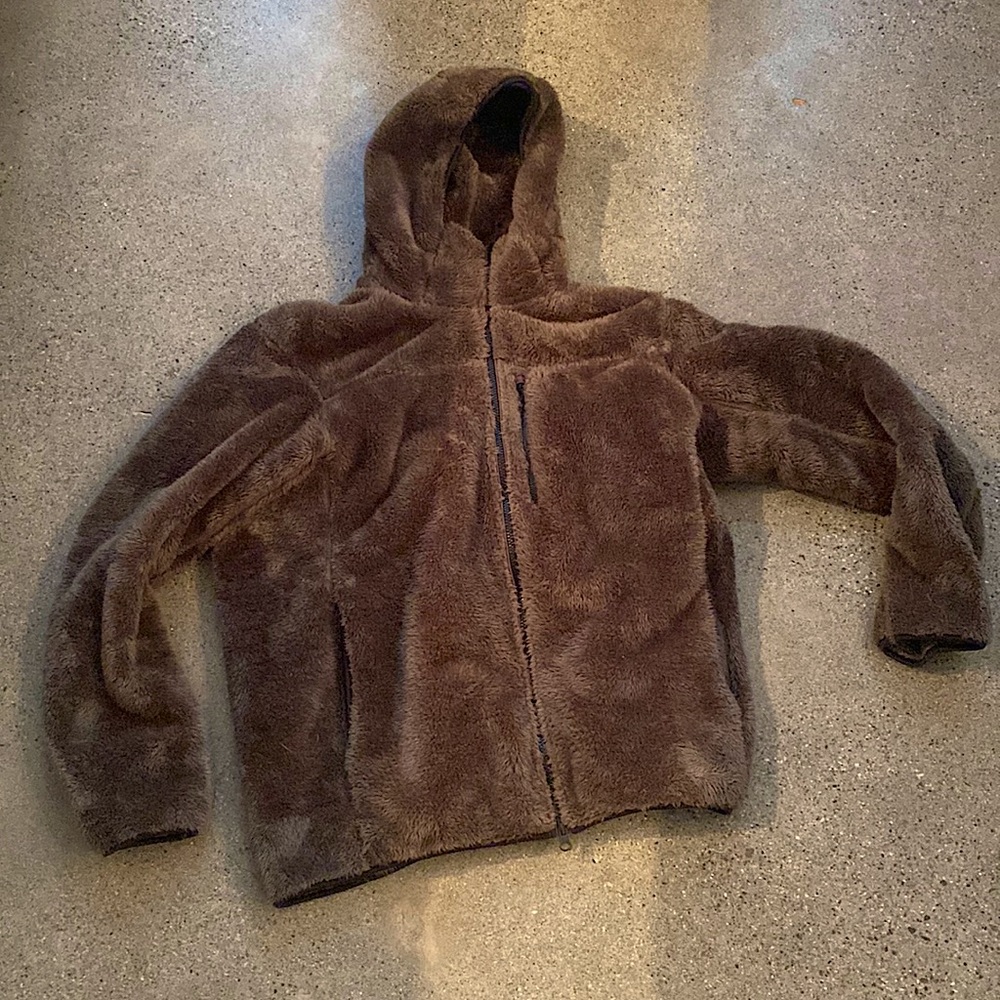 Uniqlo Windproof Outer Fluffy Yarn Fleece Parka in Dark Green. Size Large.